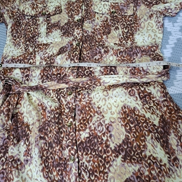 LOVESTICH Printed Belted Button  Down Dress‎ - Picture 9 of 11